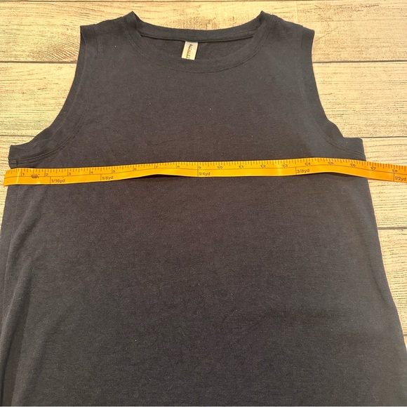 Women’s Athleta navy tank XS - Picture 5 of 6